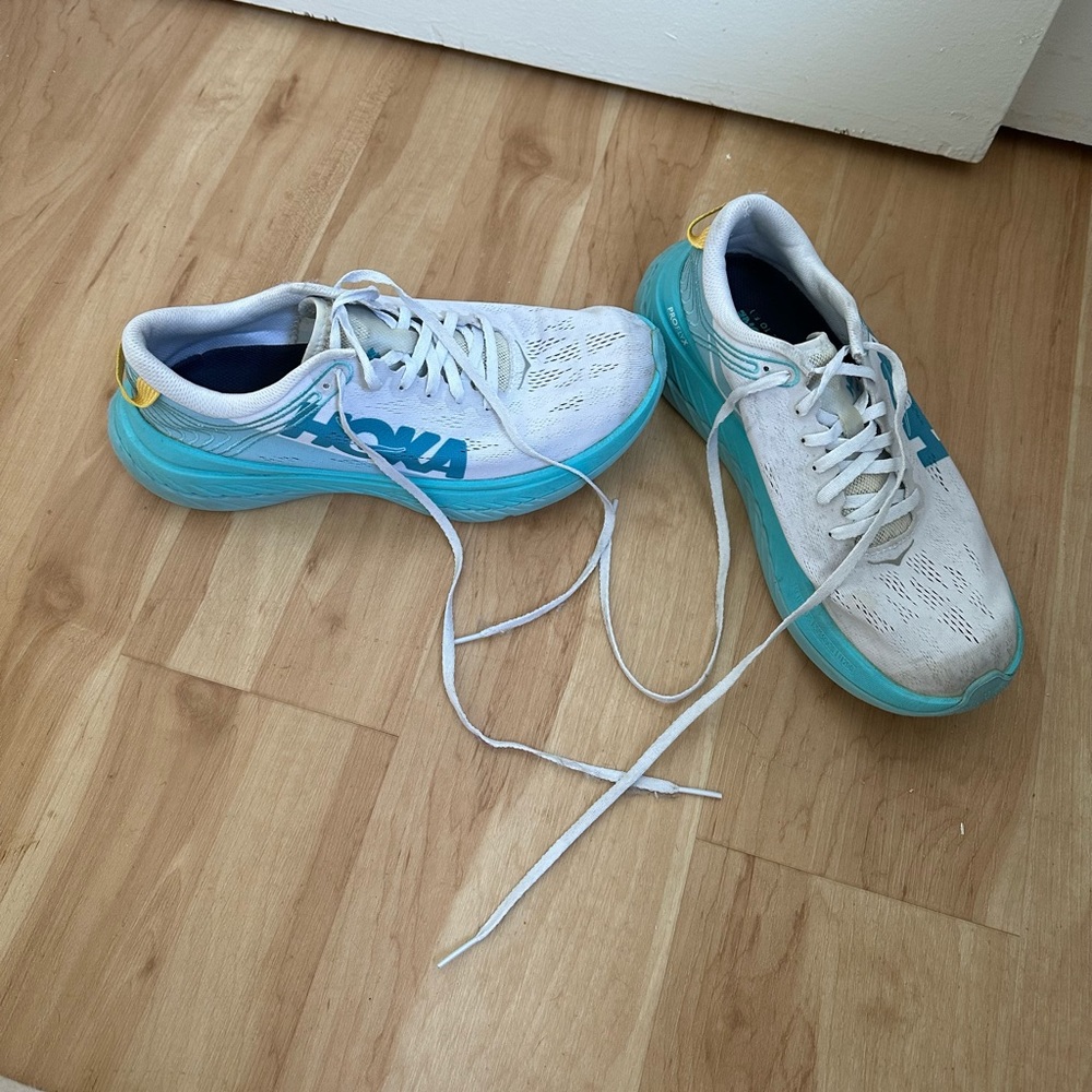 HOKAS